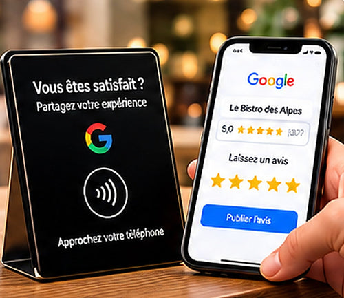 Plaque NFC avis Google posée sur un comptoir, avec un smartphone